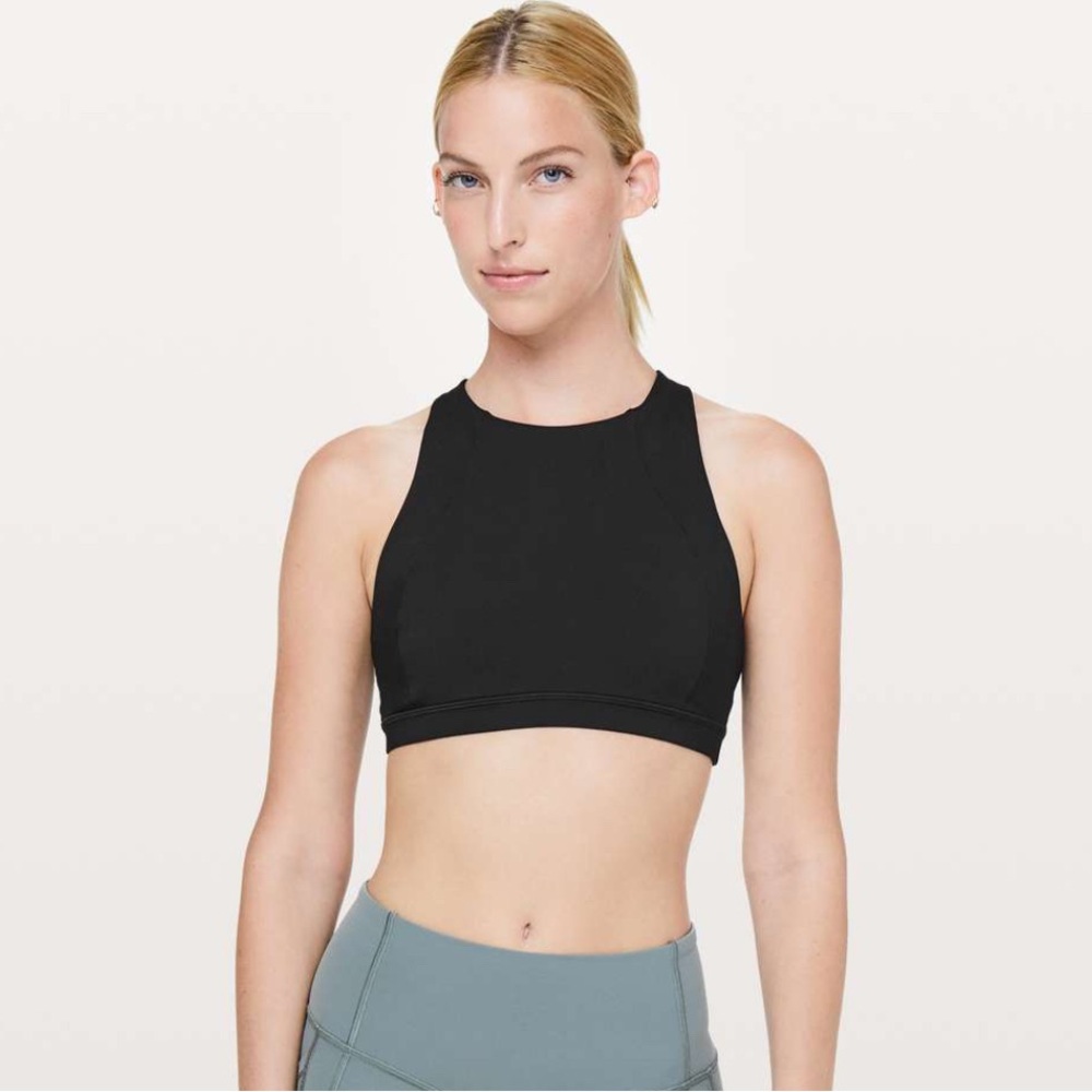 Lululemon Free to be Serene High Neck sports bra size 4